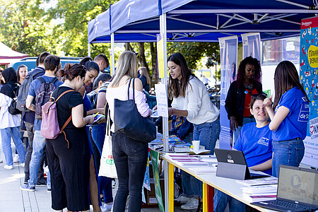 En témoignait la forte affluence, le Village des services est un incontournable de la rentrée sur le campus Esplanade !